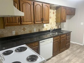 10524 Shadywood Dr in Fort Worth, TX - Building Photo - Building Photo