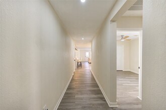 1010 Hummingbird Point Ln in Houston, TX - Building Photo - Building Photo