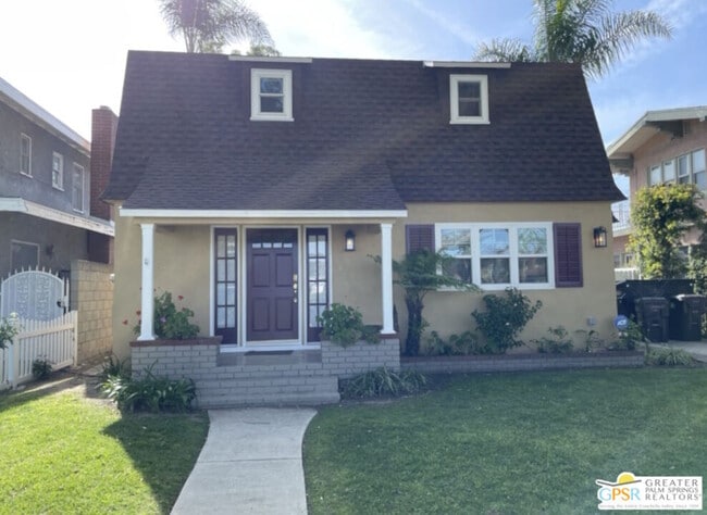 3163 Pine Ave in Long Beach, CA - Building Photo - Building Photo