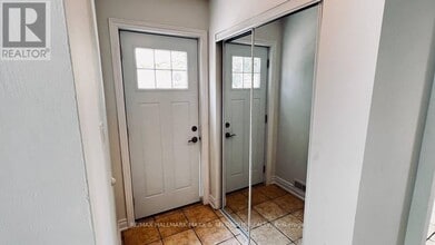 82 Sanford St in Barrie, ON - Building Photo - Building Photo