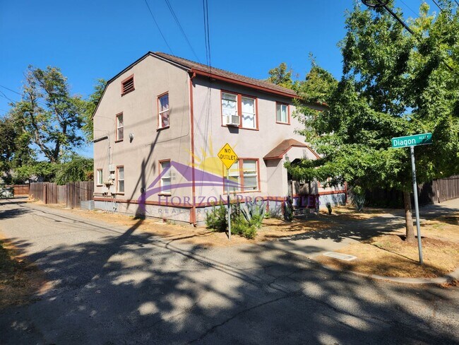 2830 32nd St-Unit -2 in Sacramento, CA - Building Photo - Building Photo