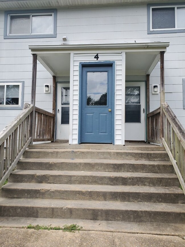 4 Pollux Cir E in Portsmouth, VA - Building Photo - Building Photo