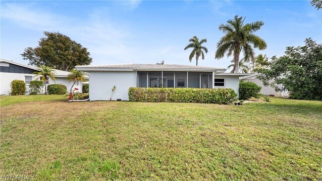 54 Hilo Ct in Naples, FL - Building Photo - Building Photo