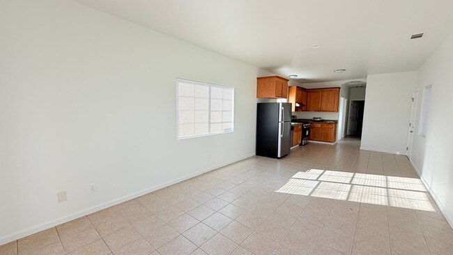 381 S 37th St in Richmond, CA - Building Photo - Building Photo