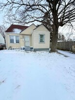 18640 Sherwood St in Detroit, MI - Building Photo