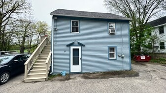 311 Knox Marsh Rd in Madbury, NH - Building Photo