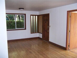 2107 NE 54th St-Unit -a2 in Seattle, WA - Building Photo - Building Photo