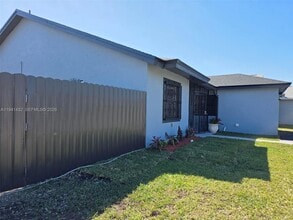 15238 SW 58th Terrace in Miami, FL - Building Photo - Building Photo
