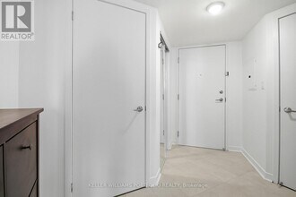 816 Lansdowne Ave in Toronto, ON - Building Photo - Building Photo