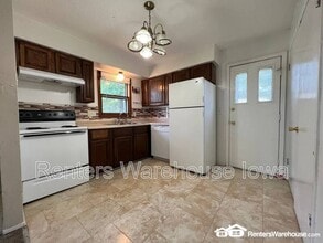 910 E Railroad in Des Moines, IA - Building Photo - Building Photo
