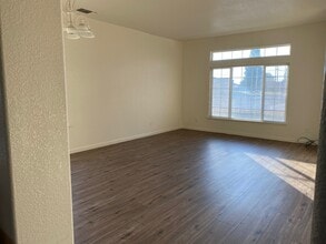 1683 Shay Way in Yuba City, CA - Building Photo - Building Photo