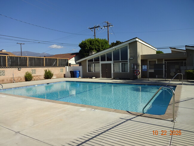 19 Bahia Cir in Santa Paula, CA - Building Photo - Building Photo