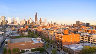 1355 W Washington Blvd in Chicago, IL - Building Photo - Building Photo