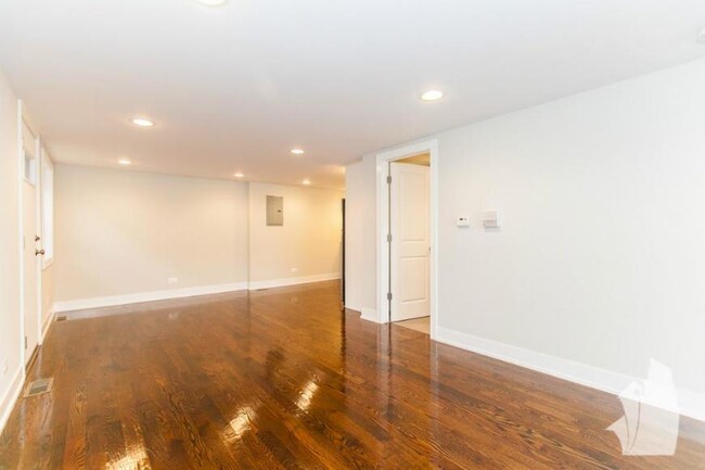 2602 N Racine Ave in Chicago, IL - Building Photo - Building Photo