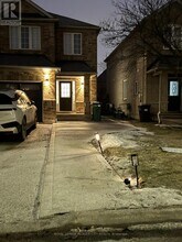 3310 Southwick St in Mississauga, ON - Building Photo - Building Photo