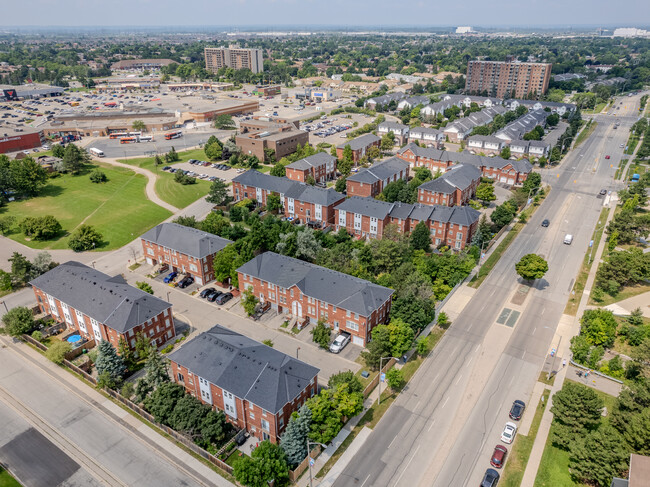 6860 Meadowvale Town Centre Cir in Mississauga, ON - Building Photo - Building Photo