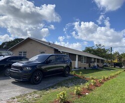 5904 SW 27th St, Unit N in West Park, FL - Building Photo