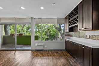1200 N Flores St, Unit 202 in West Hollywood, CA - Building Photo - Building Photo