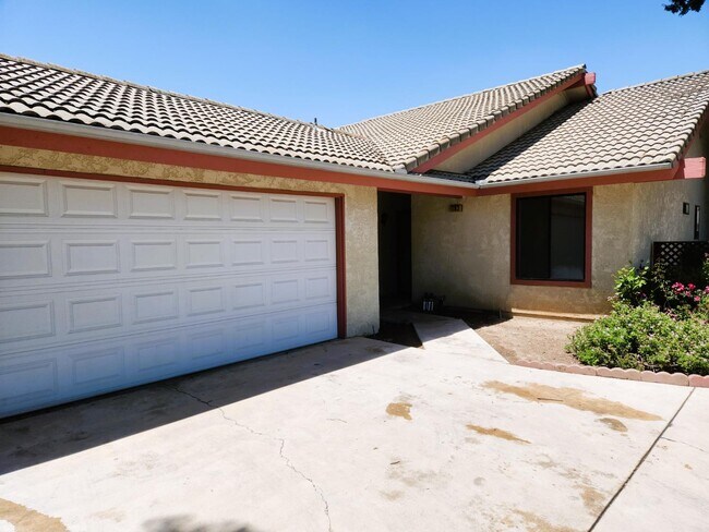 5237 E Lyell Ave in Fresno, CA - Building Photo - Building Photo