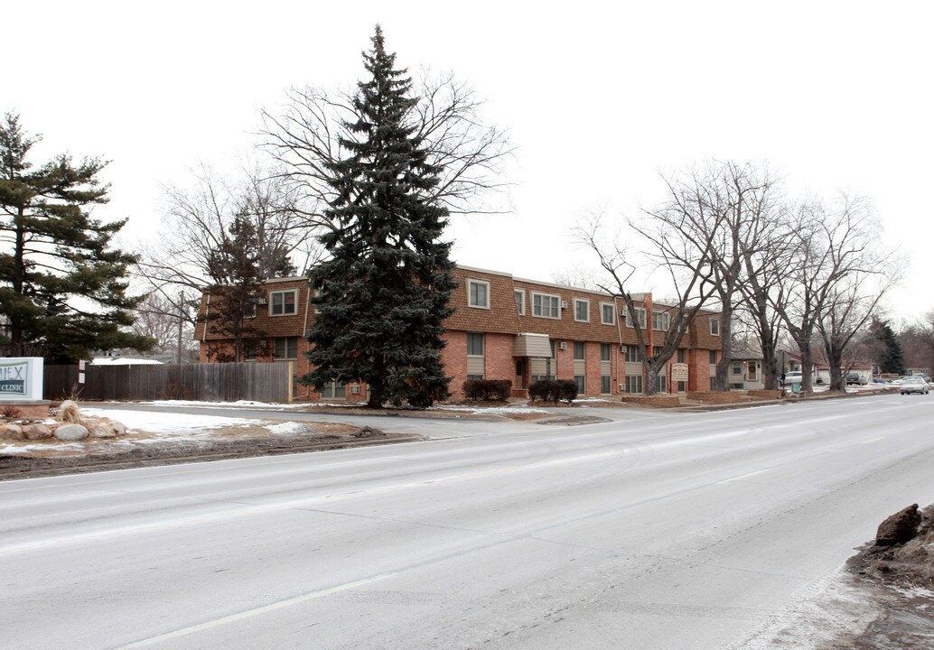 Cambridge Court Apartments in Minneapolis, MN - Building Photo