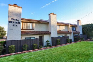 938 Huntington Dr in Duarte, CA - Building Photo