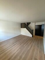 2539 Jenkintown Rd, Unit 102 in Glenside, PA - Building Photo