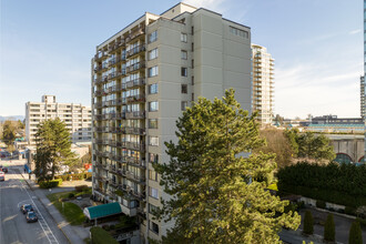 Charter House in New Westminster, BC - Building Photo - Building Photo