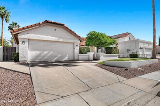 10102 E Dreyfus Ave in Scottsdale, AZ - Building Photo - Building Photo
