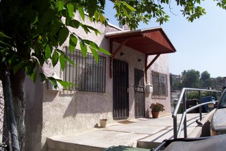 Rowan Fourplex Apartments in Los Angeles, CA - Building Photo - Building Photo