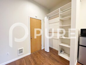 5816 SW Huddleson St in Portland, OR - Building Photo - Building Photo