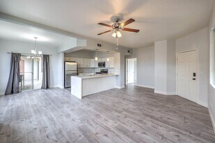 10233 King Henry Ave in Las Vegas, NV - Building Photo