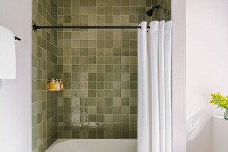 555 W Jackson Blvd in Chicago, IL - Building Photo - Building Photo