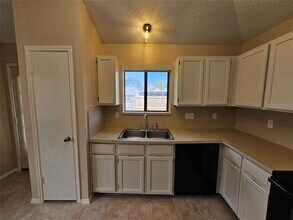 211 Cole St in Garland, TX - Building Photo - Building Photo