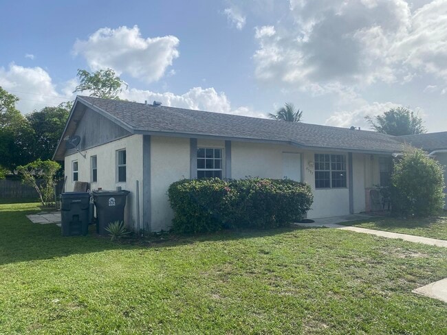 4597 Arthur St in Palm Beach Gardens, FL - Building Photo - Building Photo
