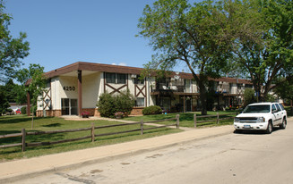 Edina Villa Apartments