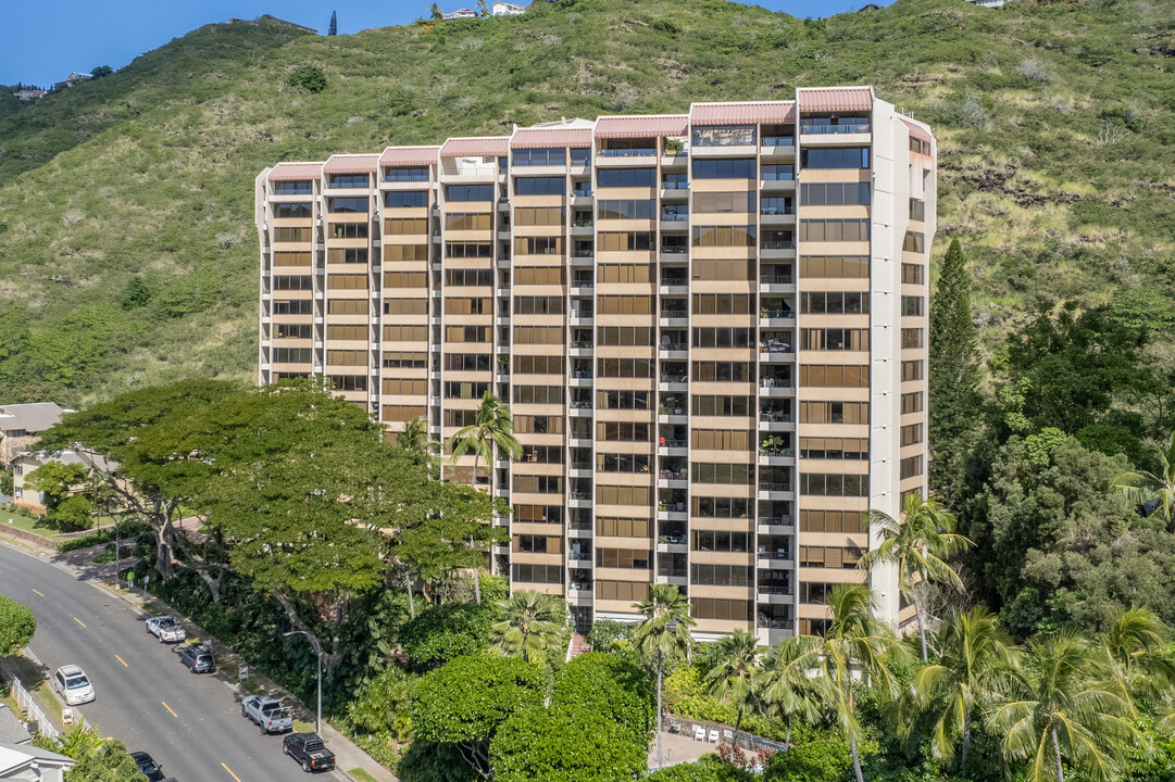 Commodore in Honolulu, HI - Foto de edificio