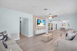 115 Leland St SE in Port Charlotte, FL - Building Photo - Building Photo