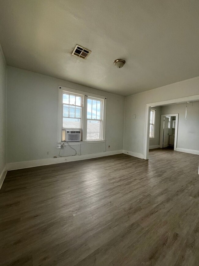 405 E Broadway Ave in Enid, OK - Building Photo - Building Photo