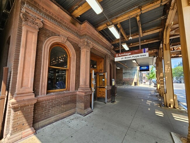951 W Armitage Ave in Chicago, IL - Building Photo - Building Photo