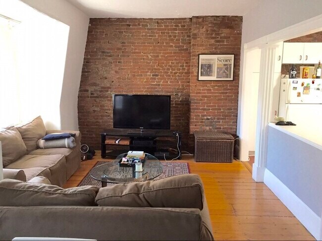 25 E Concord St, Unit 4 in Boston, MA - Building Photo - Building Photo