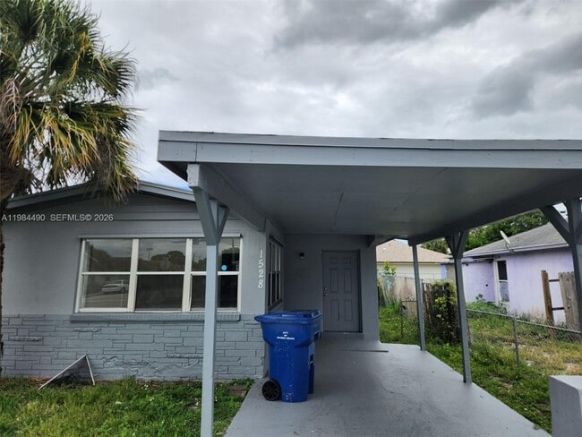 property at 1528 Avenue S