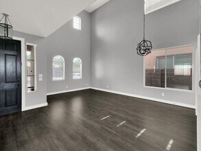 35210 N 34th Ln in Phoenix, AZ - Foto de edificio - Building Photo