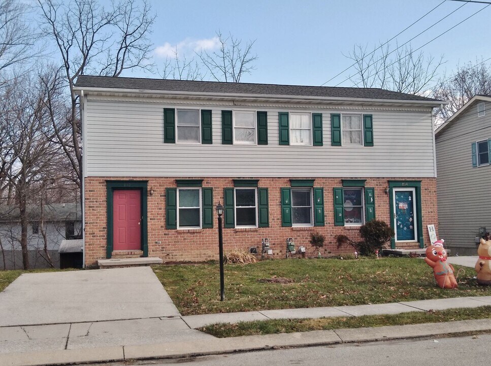 862 McAllister St in Hanover, PA - Building Photo