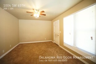 1004 SW 45th St in Oklahoma City, OK - Foto de edificio - Building Photo