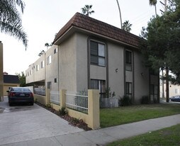 14256 Friar St in Van Nuys, CA - Building Photo