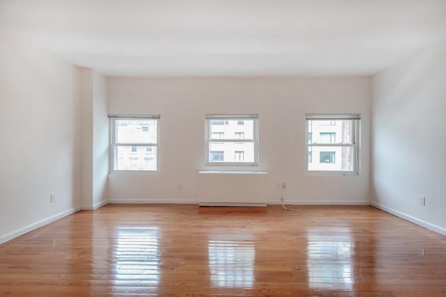 350 W 14th St in New York, NY - Building Photo