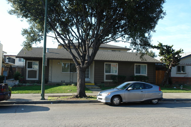 1142 Starbird Cor in San Jose, CA - Foto de edificio - Building Photo