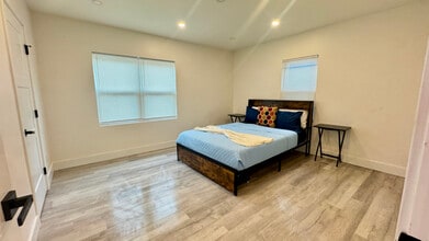 617 Riverview Blvd in Daytona Beach, FL - Foto de edificio - Building Photo