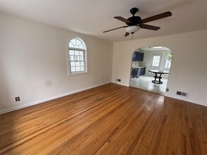 246 S Pershing Ave in Bethpage, NY - Building Photo - Building Photo