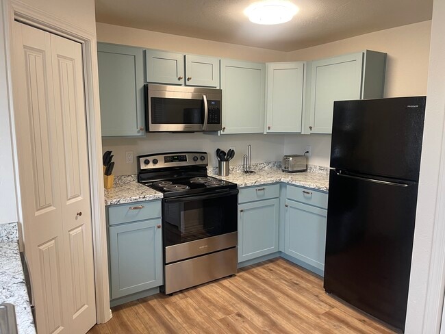 309 Lithia Ave, Unit 309 Lithia Ave in Talent, OR - Building Photo - Building Photo